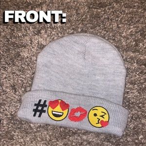 GRAY EMOJI BEANIE